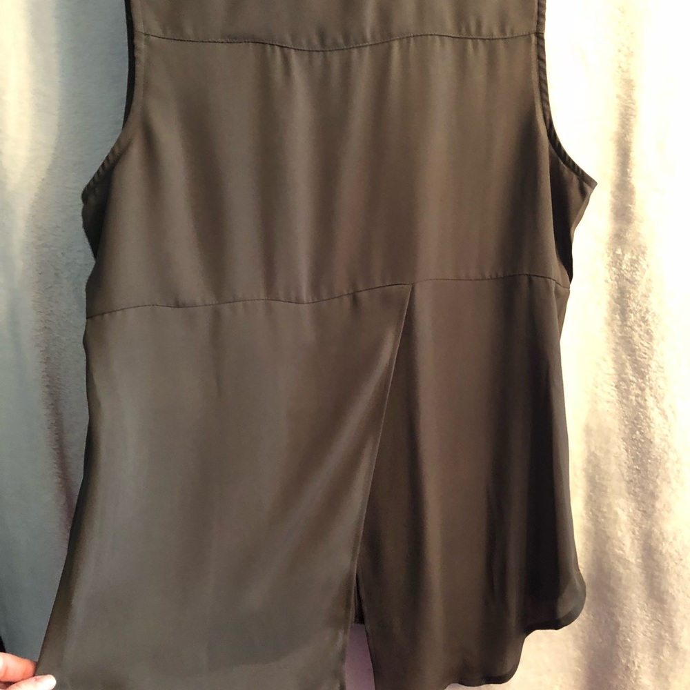 NWT APT. 9 Sleeveless Top. - Picture 4 of 5